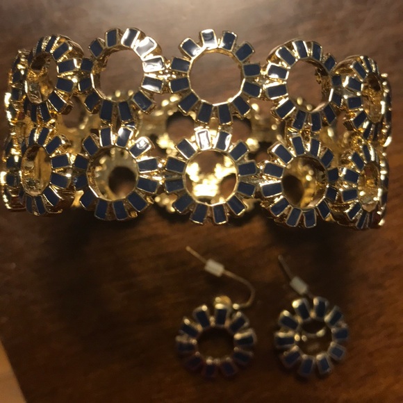 Talbots bracelet & matching earrings